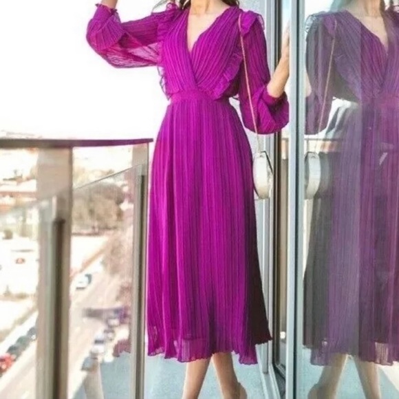 Zara Pleated Dress NWT - Picture 1 of 3